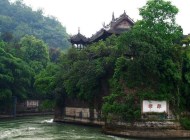 暴雨過后，都江堰街子古鎮(zhèn)一日清新