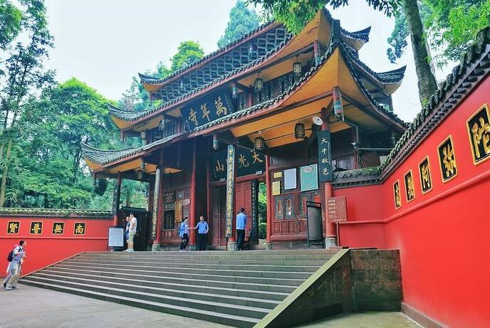 峨眉山萬年寺，深藏悠悠歷史